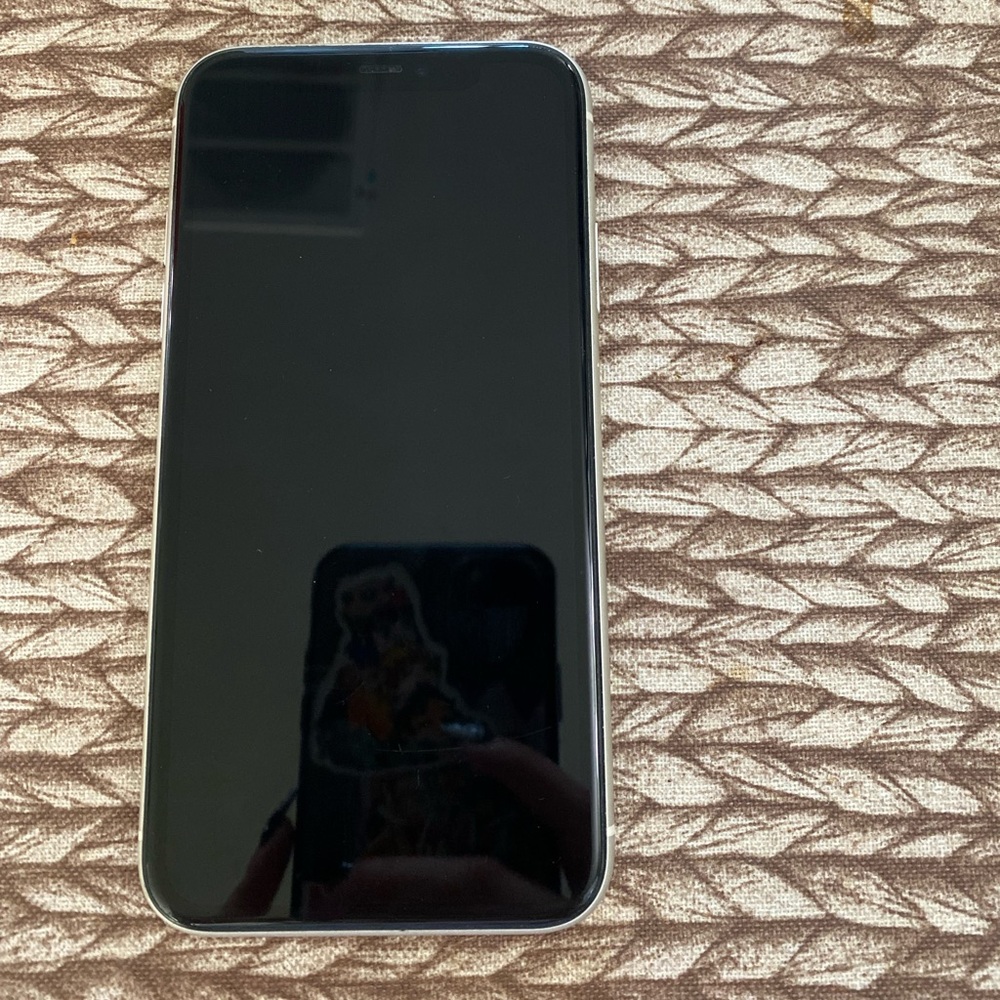 iPhone 11 unlocked 168gb